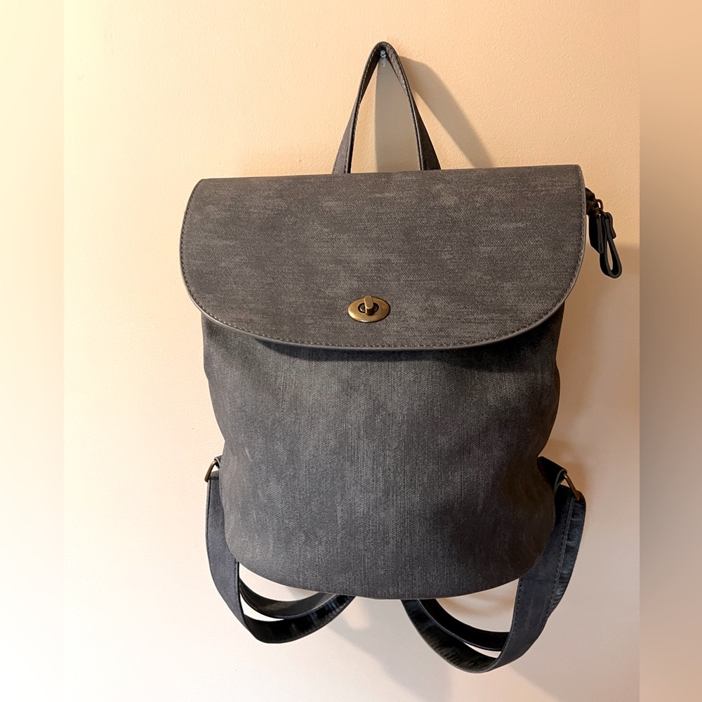 Mia and Tess Women’s backpack